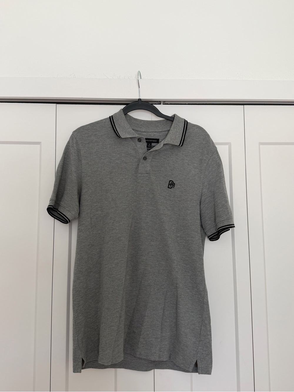 Banana Republic Men's Grey Polo Shirt with Contrast Trim